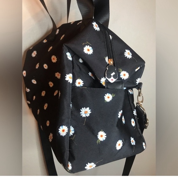 Alice and Olivia by Stacy Bendet daisy tote weekender NWOT - Picture 2 of 4
